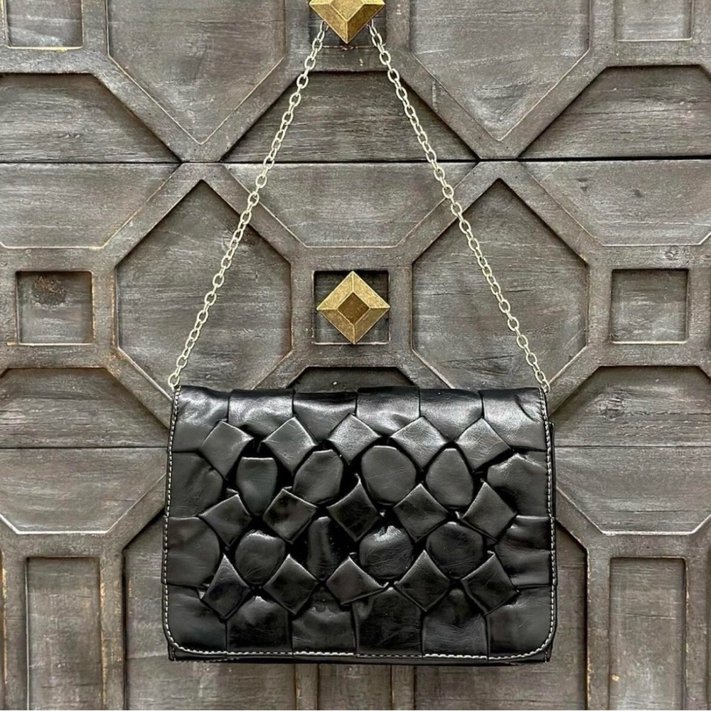Elegant Black Chain Shoulder Bag